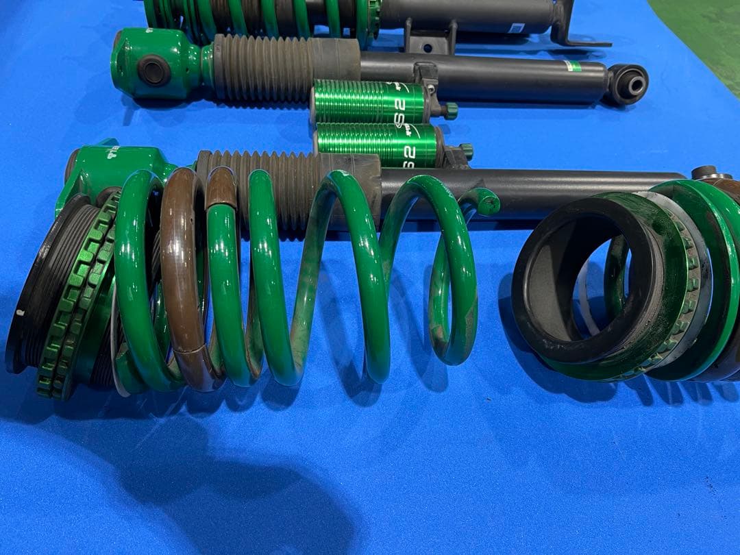 テスラ モデルＹ TEIN FS2 美品中古