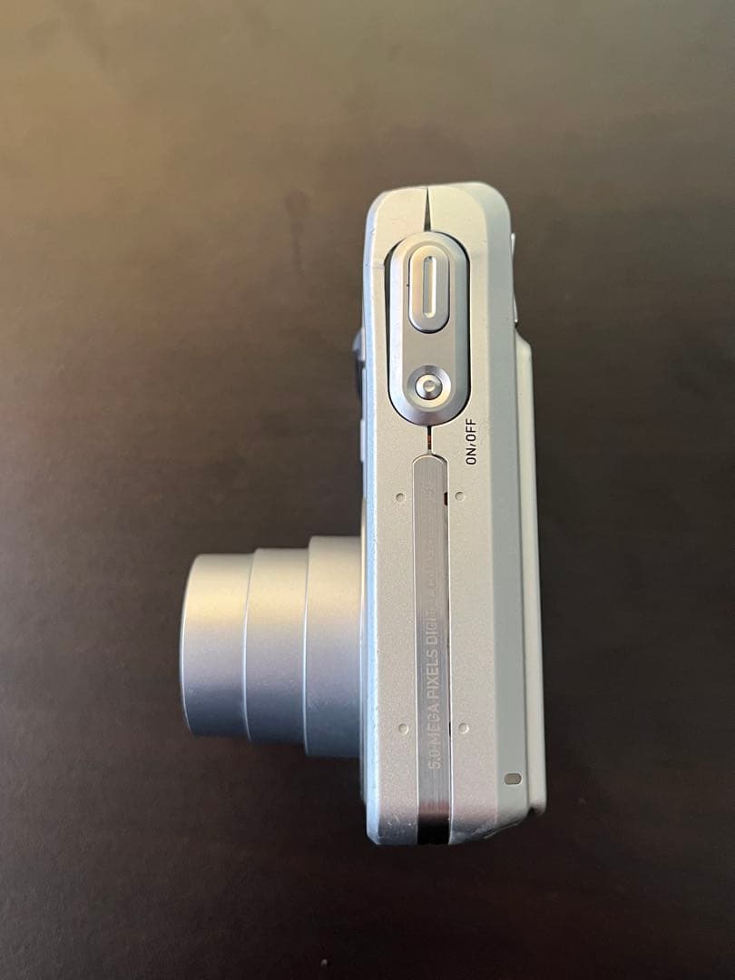 CASIO EXILIM EX-Z57 デジカメ　シルバー