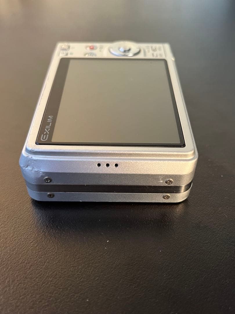 CASIO EXILIM EX-Z57 デジカメ　シルバー