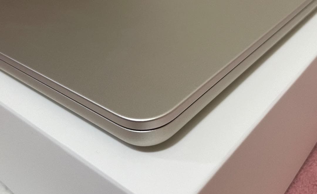 半使用近い　MACBOOK AIR M2- 8-512 Ofiice付き