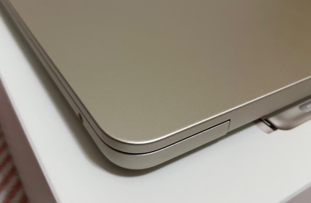 半使用近い　MACBOOK AIR M2- 8-512 Ofiice付き