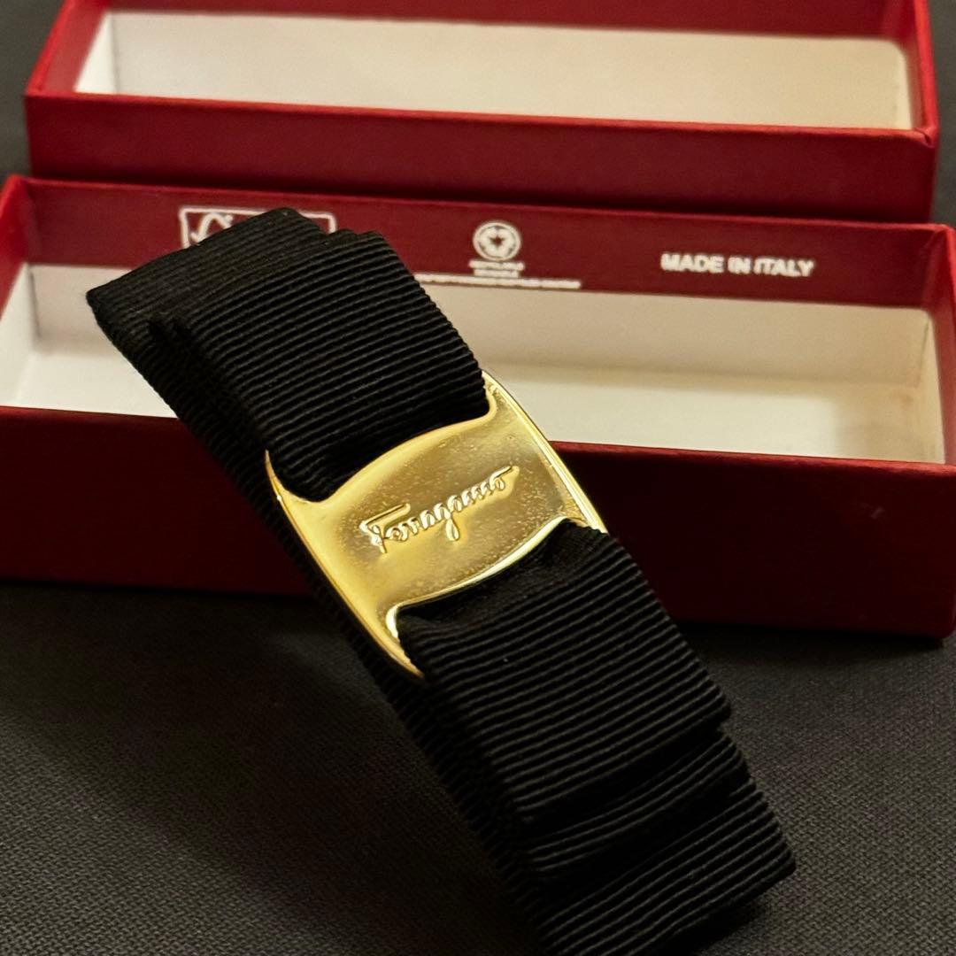 【お値下げしました】フェラガモ　リボン　バレッタ