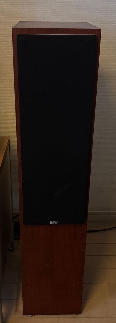 B&Wフロアスタンディングスピーカー