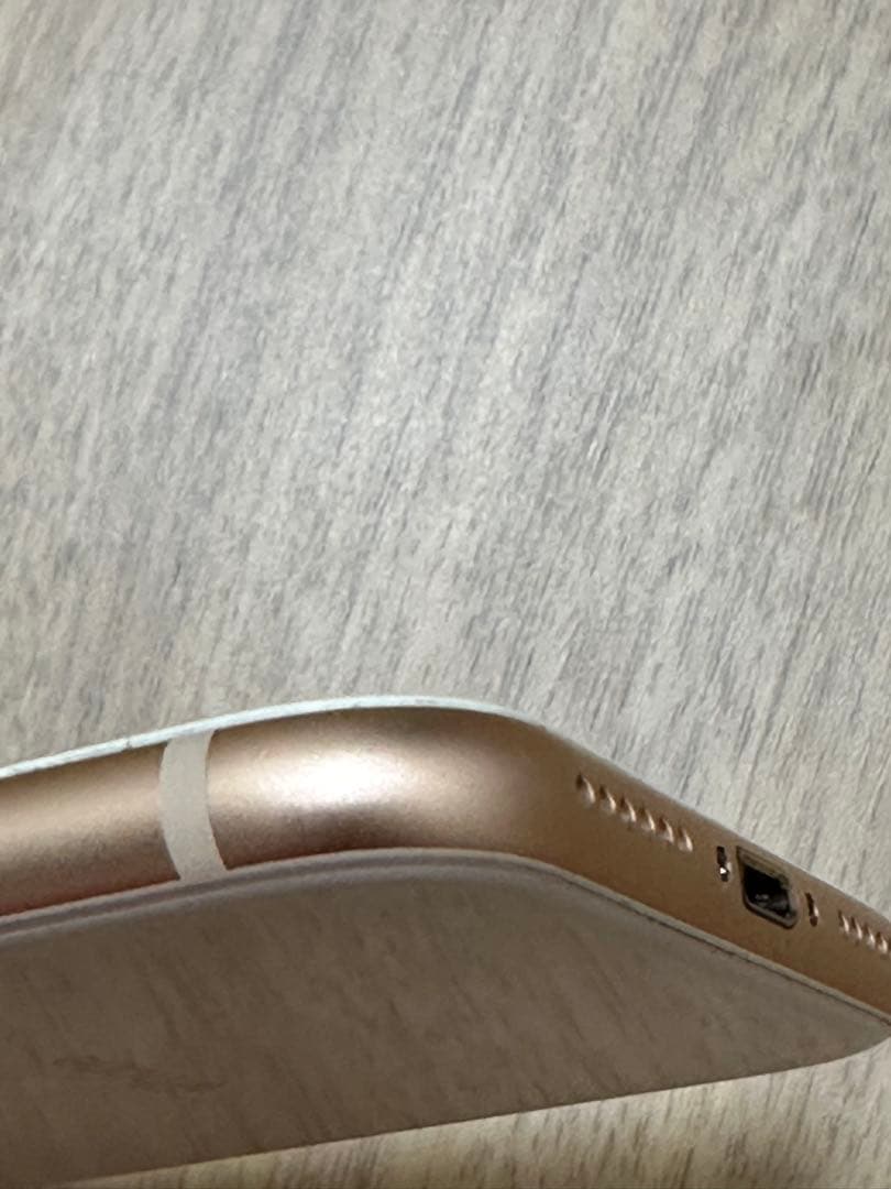 iPhone 8 ゴールド SIMフリー 美品