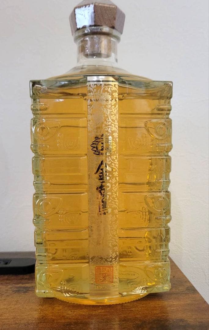 〈玉〉金霧島　霧島酒造　本格焼酎　900ml お酒