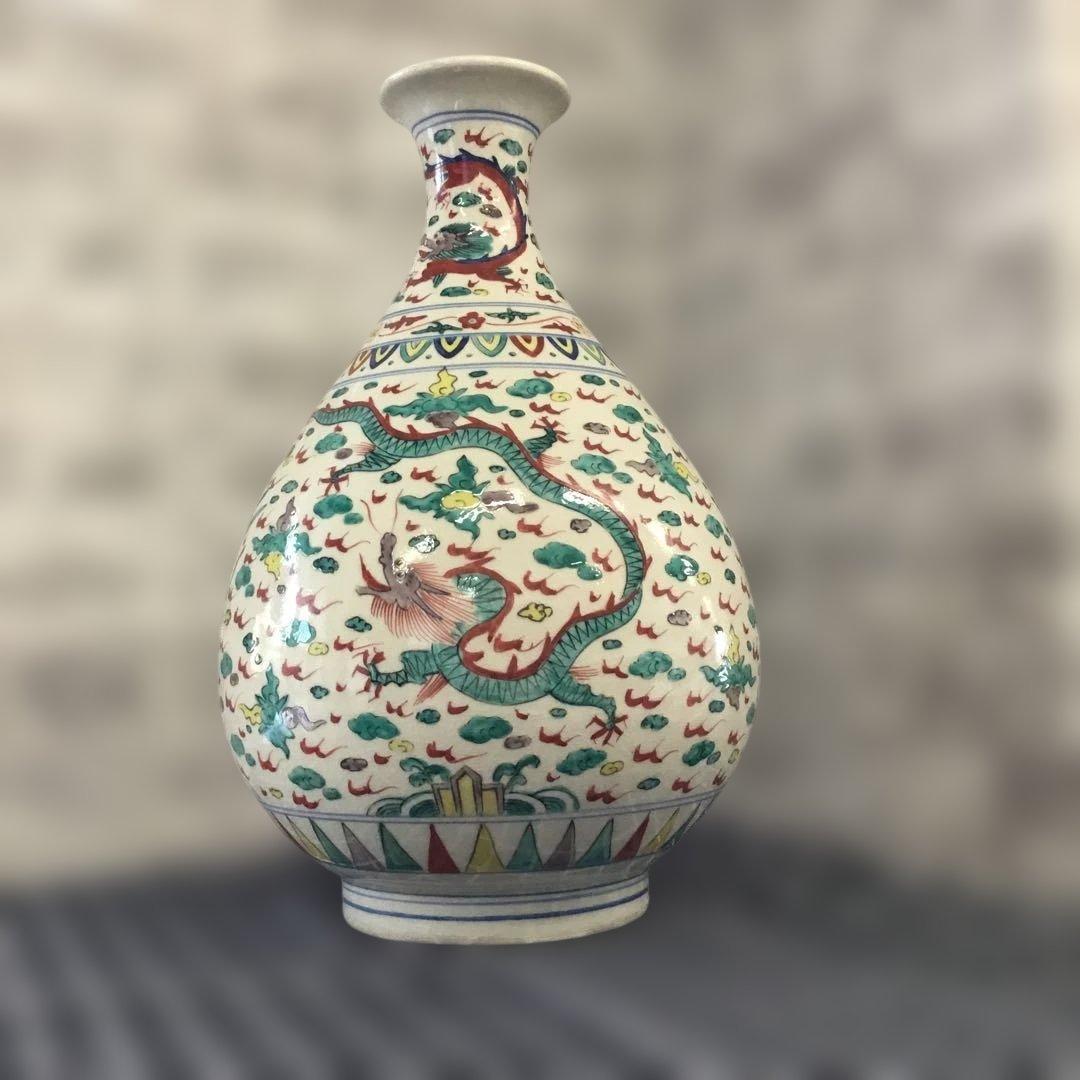 大明萬歴年製　花瓶　色絵　多色装飾 陶器製花瓶 ドラゴンデザイン