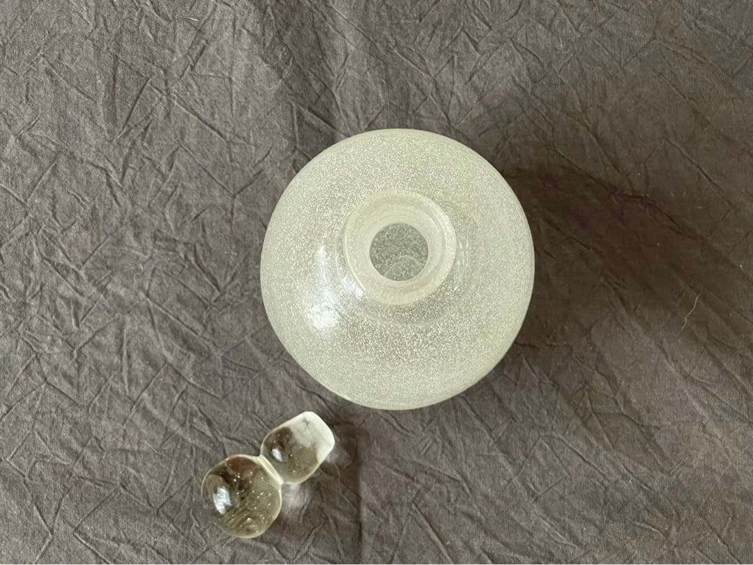 横山秀樹作　栓付ガラス瓶