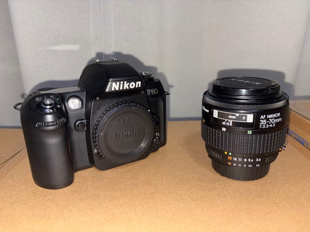 Nikon F80 フィルムカメラ　レンズ付き