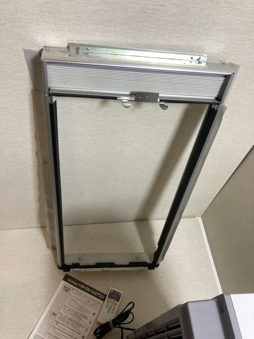 2022年製　TOYOTOMI TIW-A160M 窓用エアコン