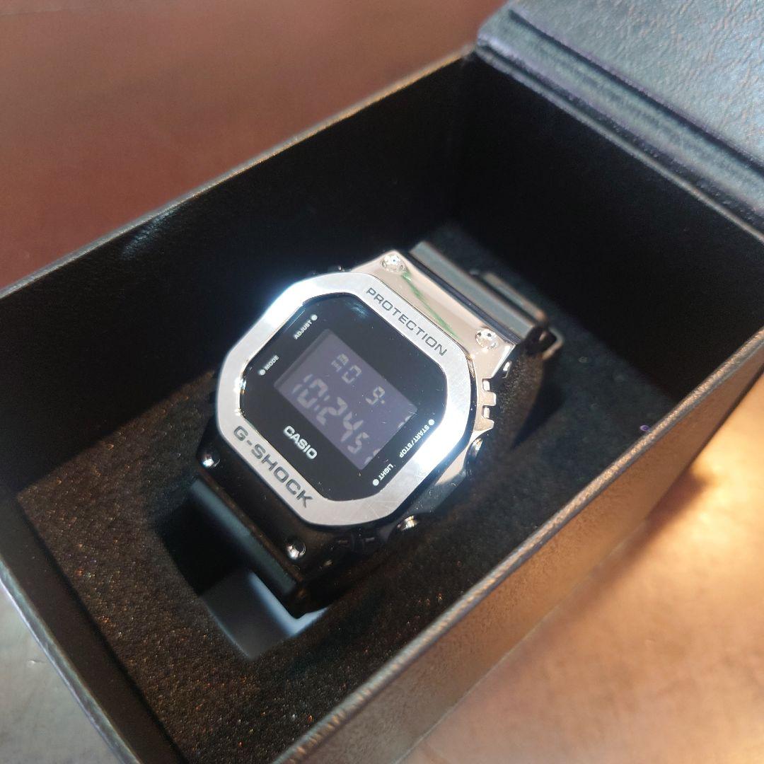 CASIO G-SHOCK メタルデジタル腕時計 ブラックGM-5600U