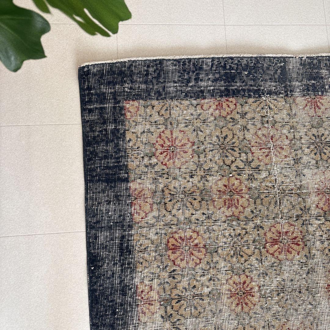 ハト 　トルコ　ヴィンテージラグ　ボタニカル　ネイビーフレーム