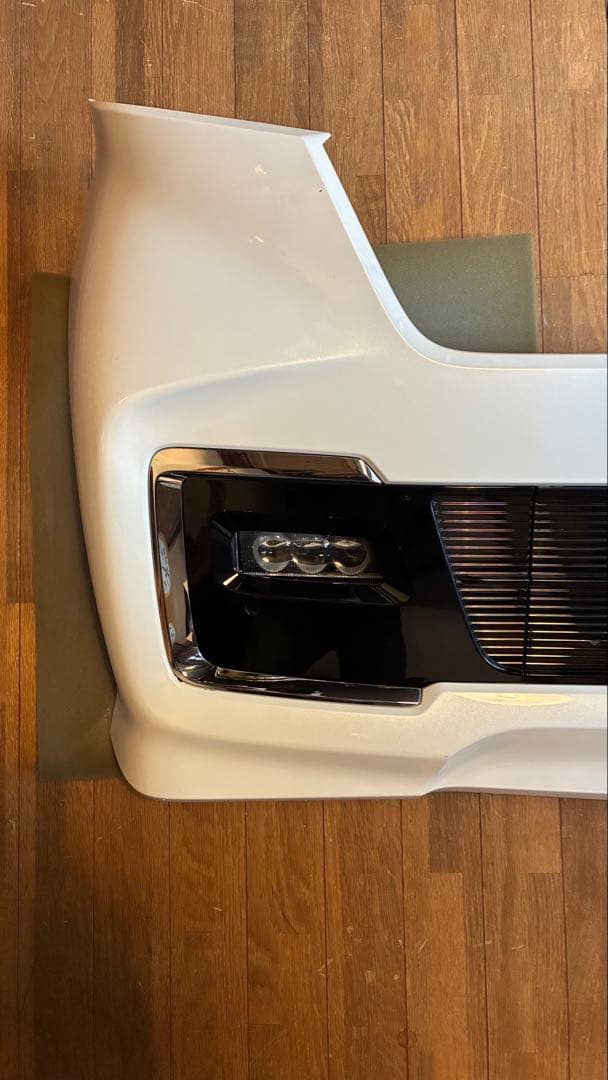 0717 ホンダ　N-BOX カスタム　フロントバンパー　グリルセット. JF3