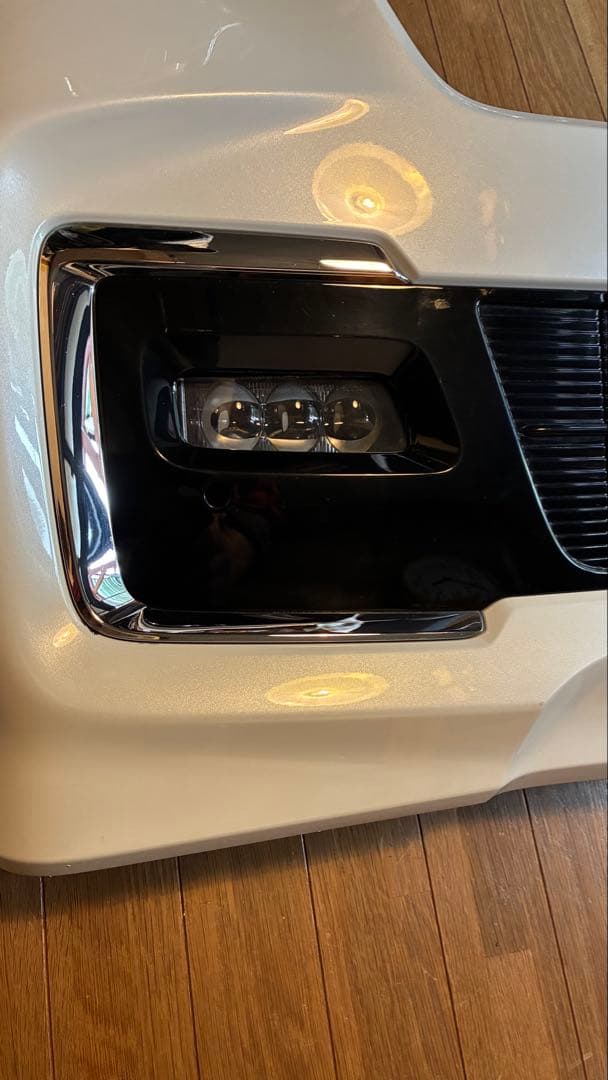 0717 ホンダ　N-BOX カスタム　フロントバンパー　グリルセット. JF3