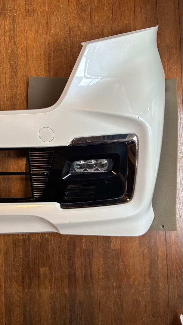 0717 ホンダ　N-BOX カスタム　フロントバンパー　グリルセット. JF3