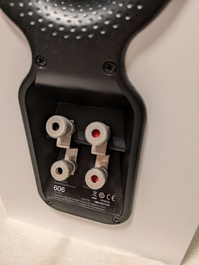 Bowers & Wilkins 606 ブックシェルフ スピーカー