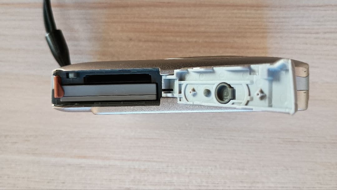 Canon IXY 210F コンパクトデジタルカメラ