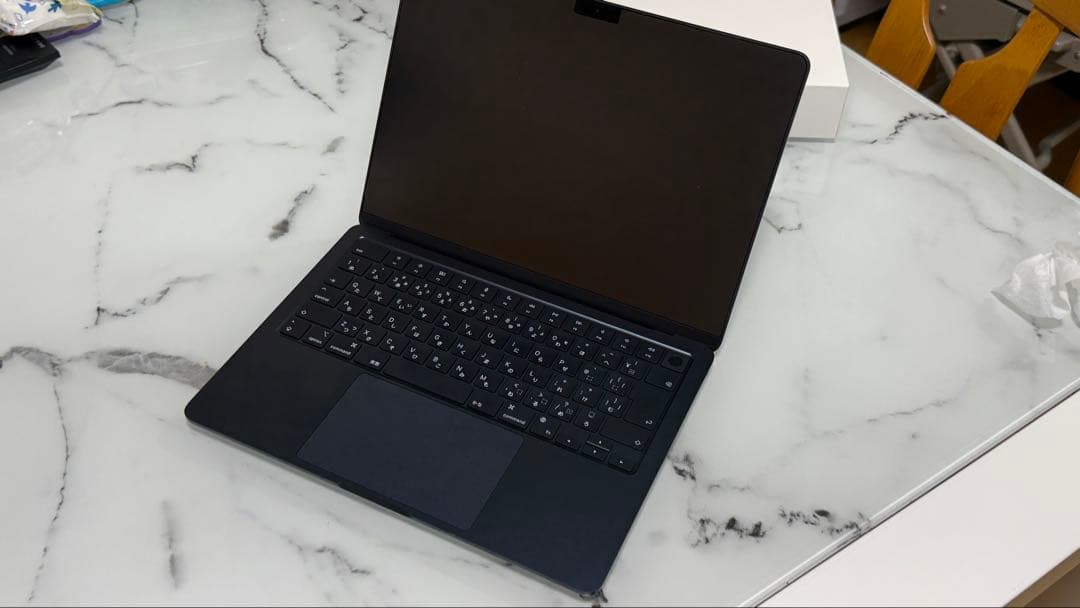 Apple MacBook Air 13インチ　M2チップ　16GB RAM