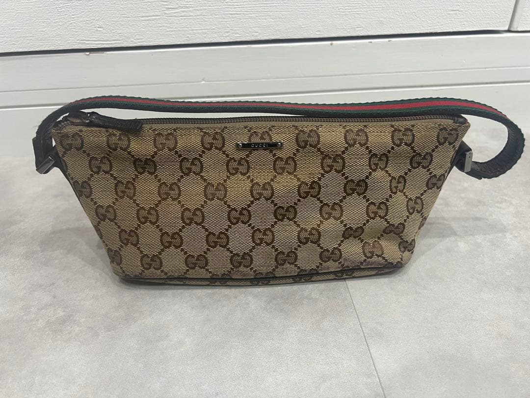 GUCCI GGキャンバス クラッチバッグ