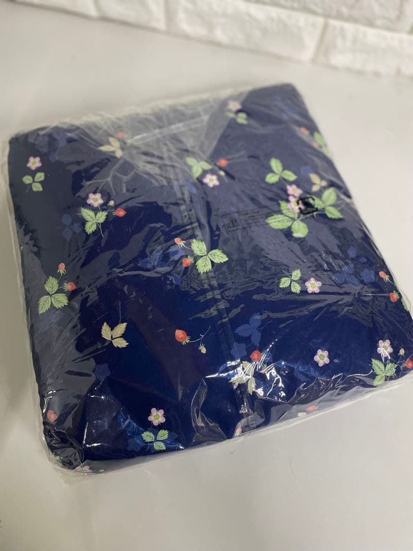 ウエッジウッド　西川あったか掛ふとんカバー150×210cmワイルドストロベリー