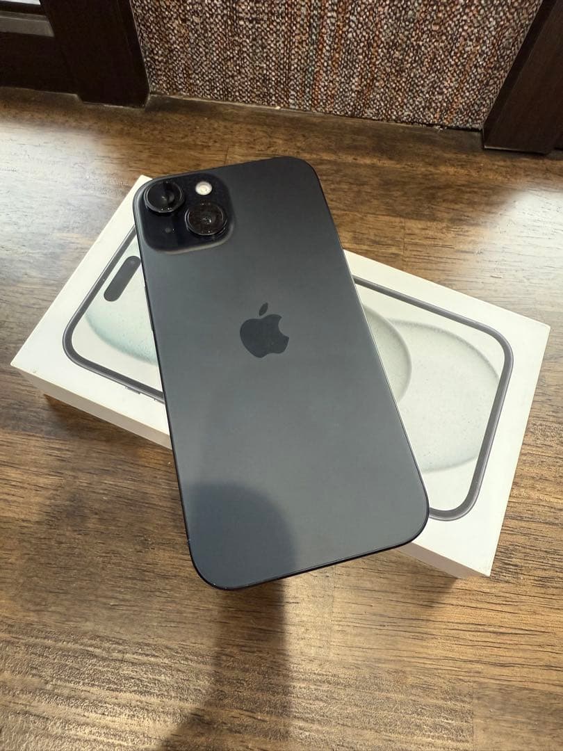 美品iPhone 15 本体　MTMH3J/A ブラック128GB