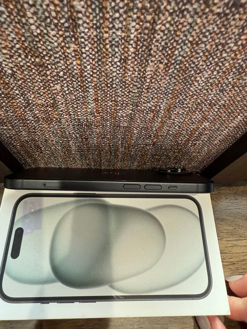 美品iPhone 15 本体　MTMH3J/A ブラック128GB