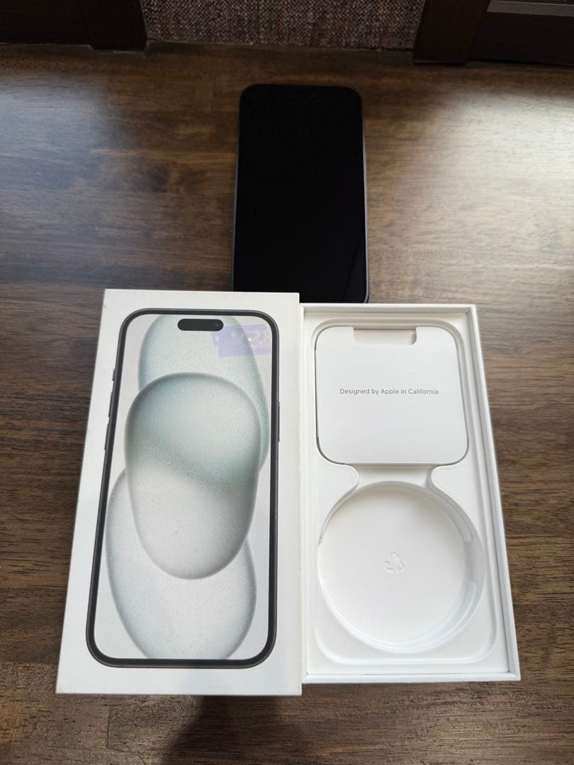 美品iPhone 15 本体　MTMH3J/A ブラック128GB