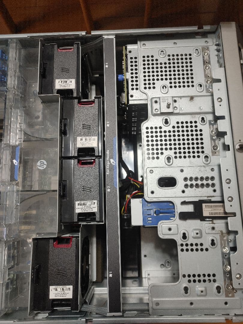 HPサーバー　proliant ml350p gen8