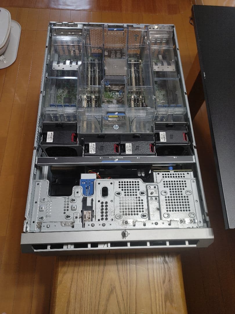 HPサーバー　proliant ml350p gen8