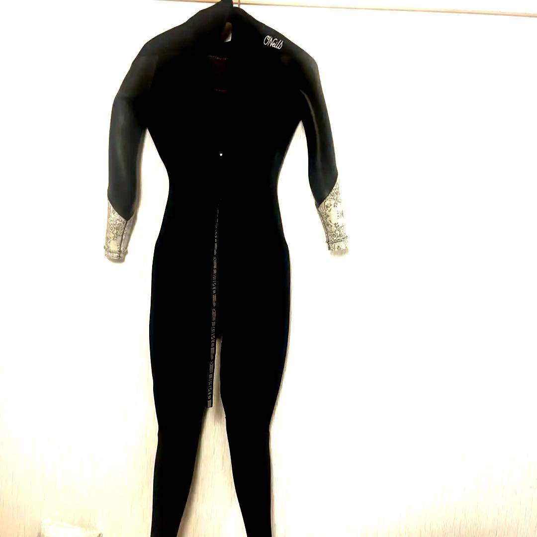 美品！ほとんど未使用！レディース　ブラック 長袖 セミドライ５ミリウェットスーツ