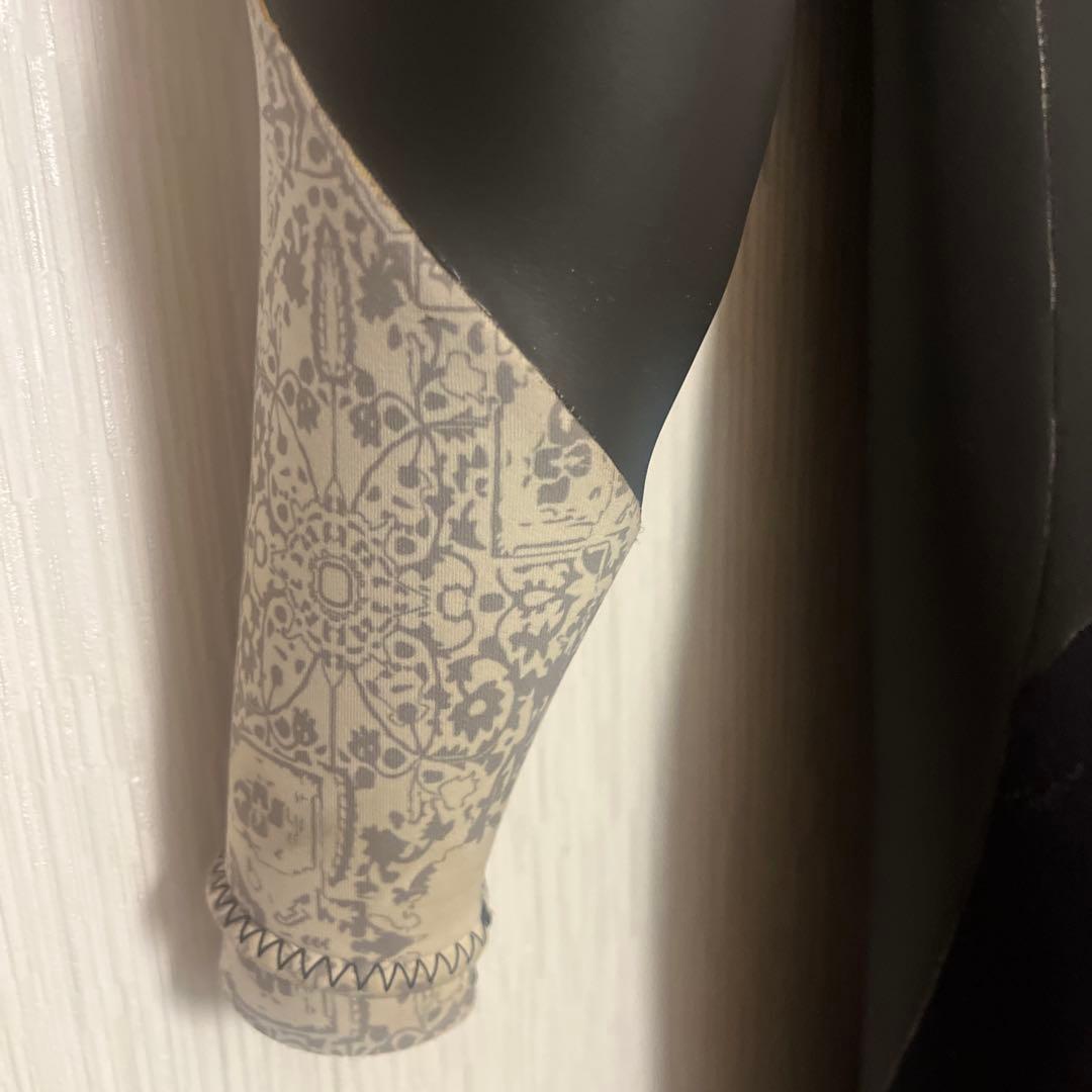 美品！ほとんど未使用！レディース　ブラック 長袖 セミドライ５ミリウェットスーツ