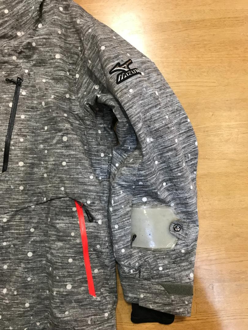 最終価格　MIZUNOストレッチ中綿ブレスサ－モジャケット　グレー　/Ｌサイズ