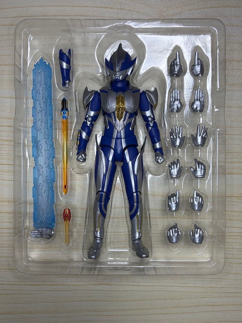 S.H.Figuarts ウルトラマンメビウス　ハンターナイトツルギ　セット