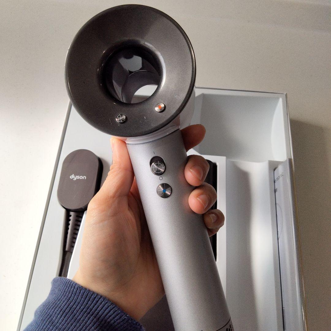 Dyson スーパーソニック　ヘアドライヤー ホワイト/シルバー