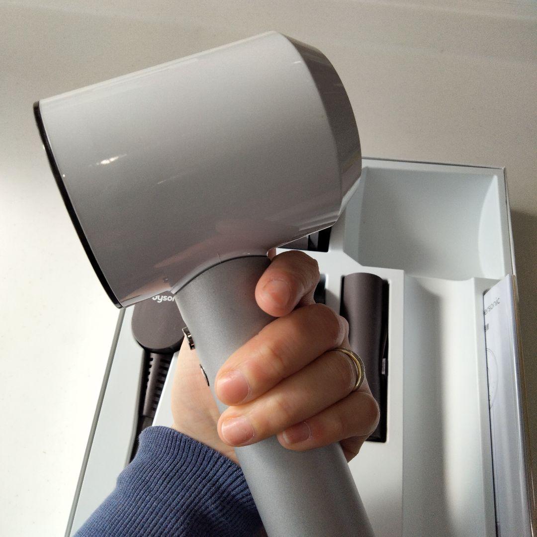 Dyson スーパーソニック　ヘアドライヤー ホワイト/シルバー