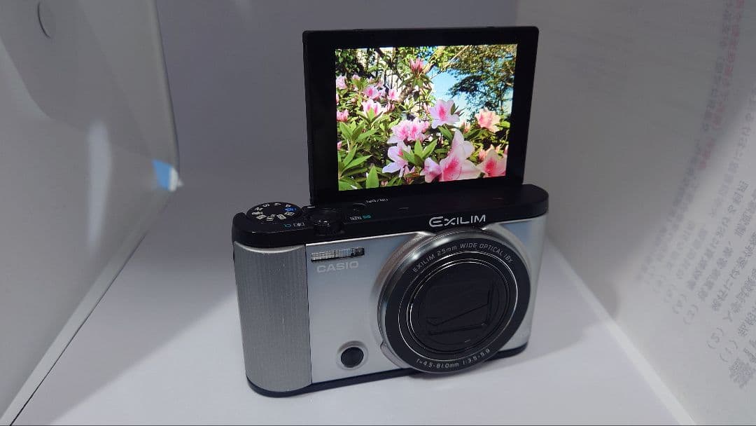 CASIO EX-ZR1600シルバー 自撮り対応 チルト液晶 18倍