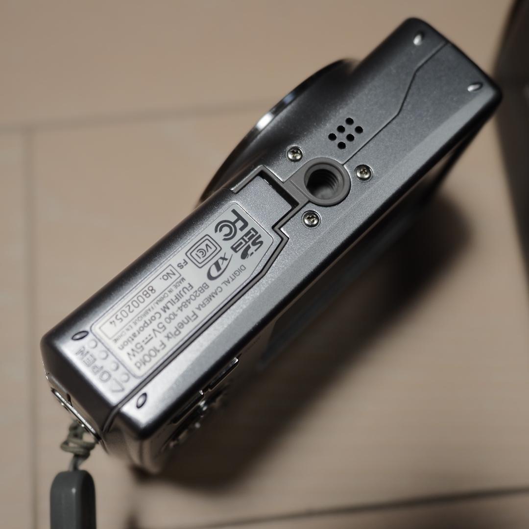 FUJIFILM FINEPIX F100fd シルバー 箱付
