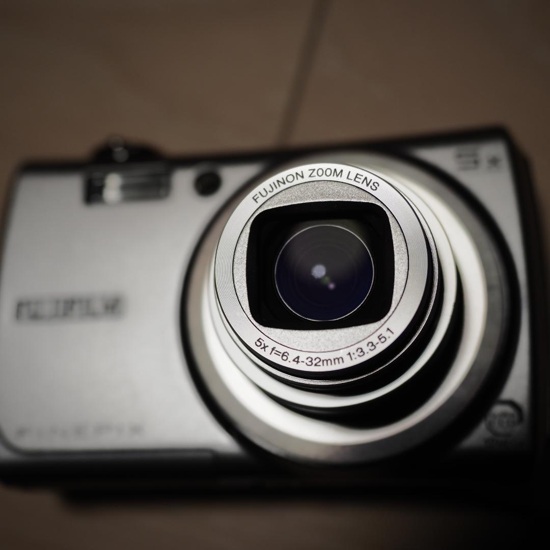 FUJIFILM FINEPIX F100fd シルバー 箱付