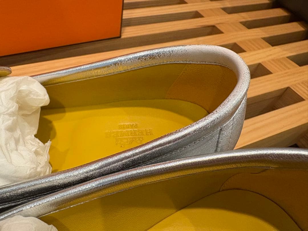 エルメス⭐︎モカシンパリシルバーレザーローファーH金具付き