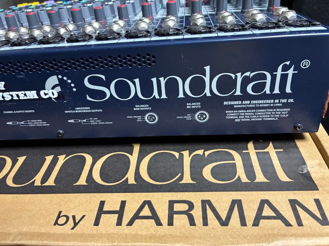 Soundcraft EFX12 アナログミキサー 12チャンネル