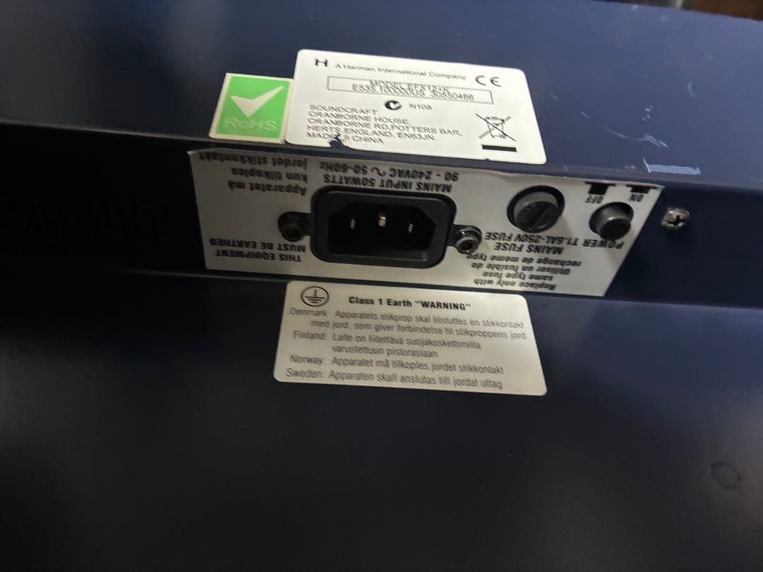 Soundcraft EFX12 アナログミキサー 12チャンネル