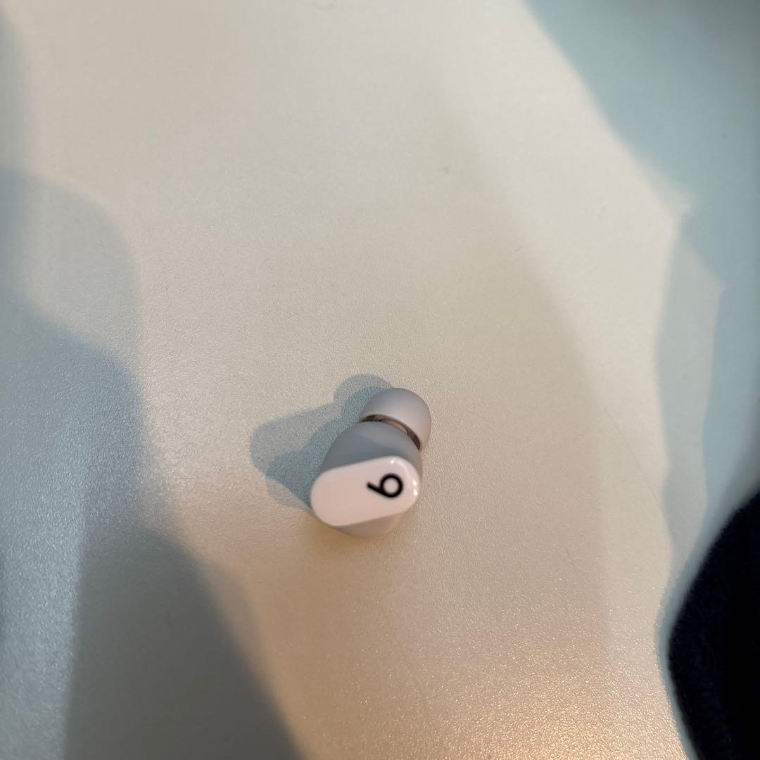 Beats ワイヤレスイヤホンケース ホワイト