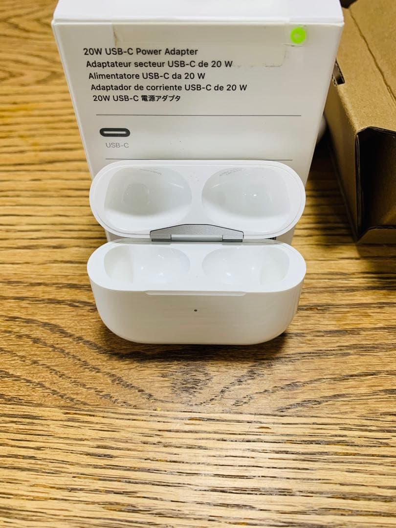 Shinamoさん専用　ほぼ新品！AirPods Pro 第2世代 タイプC-C
