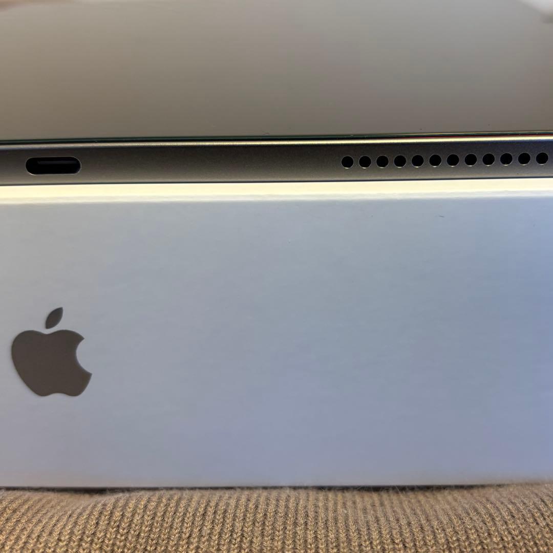 iPad Air (M3) 13インチ　Wi-Fi版　スペースグレイ　128GB