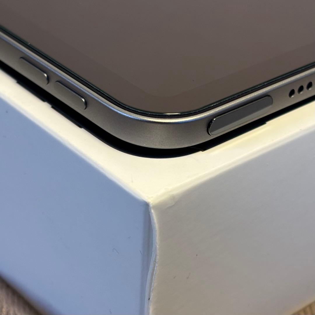 iPad Air (M3) 13インチ　Wi-Fi版　スペースグレイ　128GB