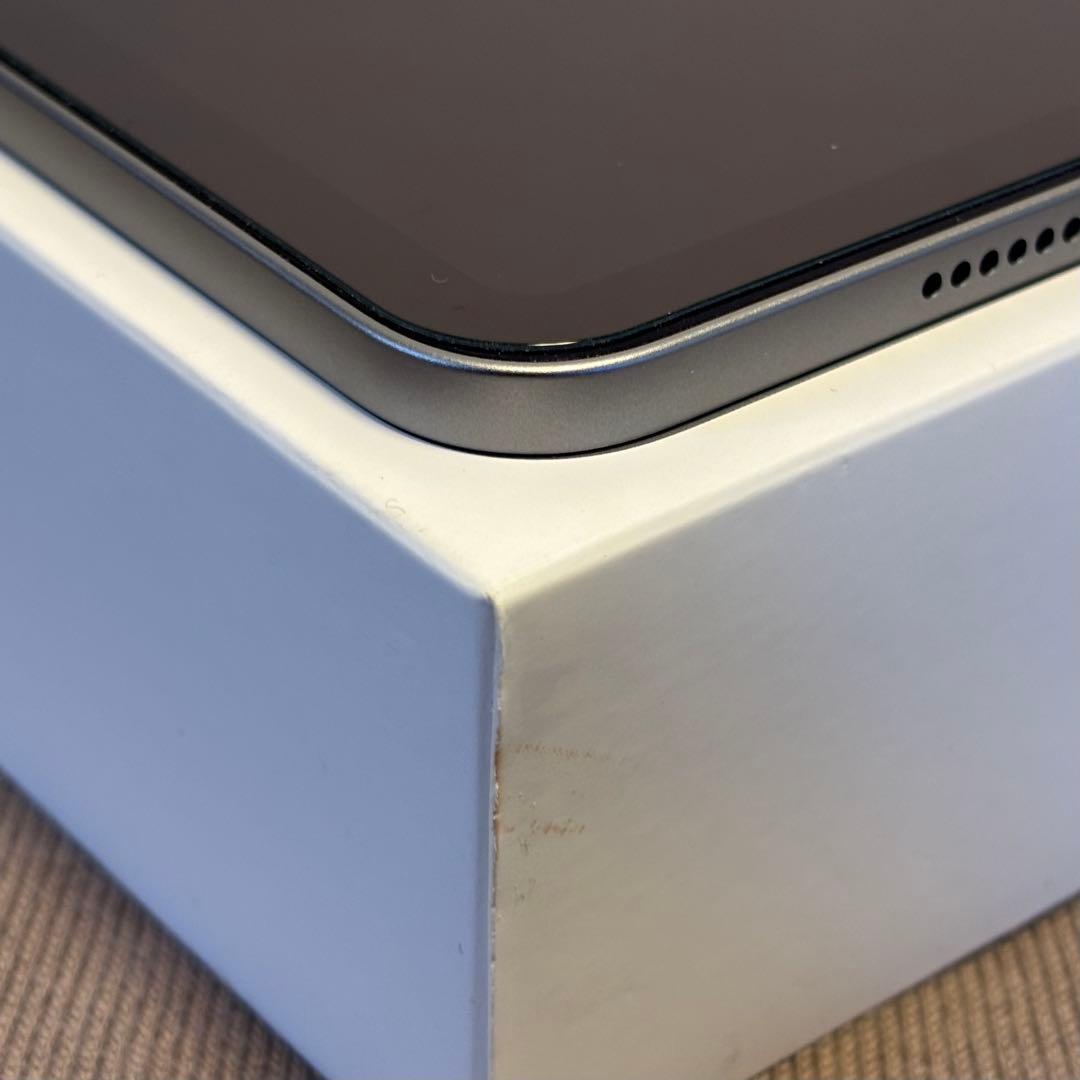 iPad Air (M3) 13インチ　Wi-Fi版　スペースグレイ　128GB