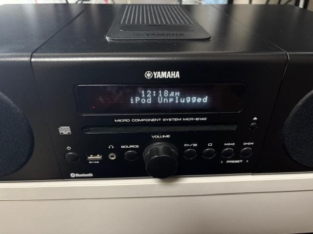 美品　YAMAHA MCR-B142 ミニコンポ おまけiPodつき