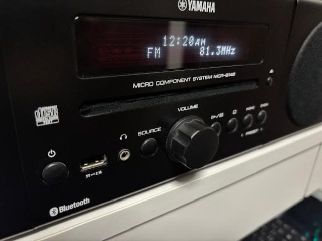 美品　YAMAHA MCR-B142 ミニコンポ おまけiPodつき