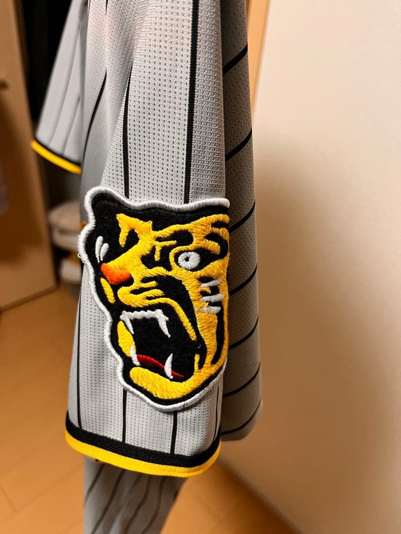 阪神　中野拓夢　レプリカユニフォーム　ビジター　Lサイズ