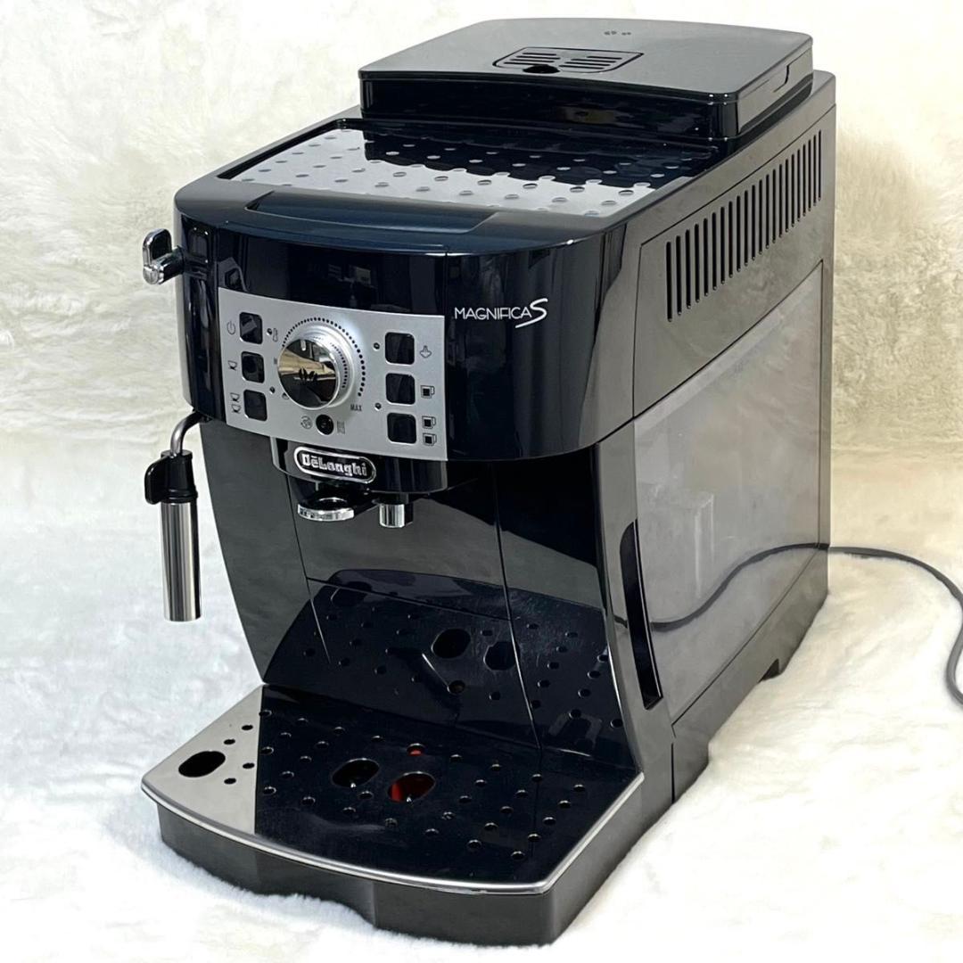 デロンギDe'Longhi マグニフィカS　ECAM22112B