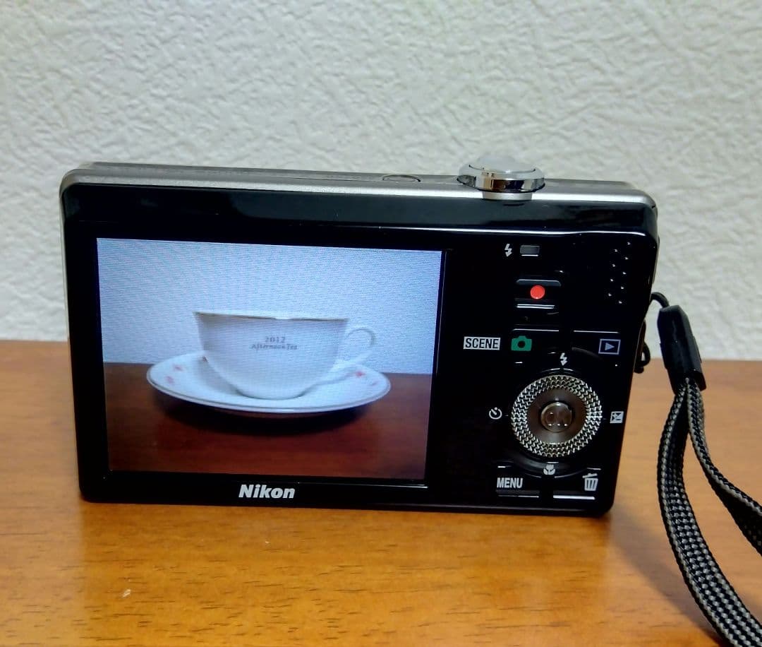 動作確認済Nikon COOLPIX S6000 箱、説明書、充電器、専用ケース